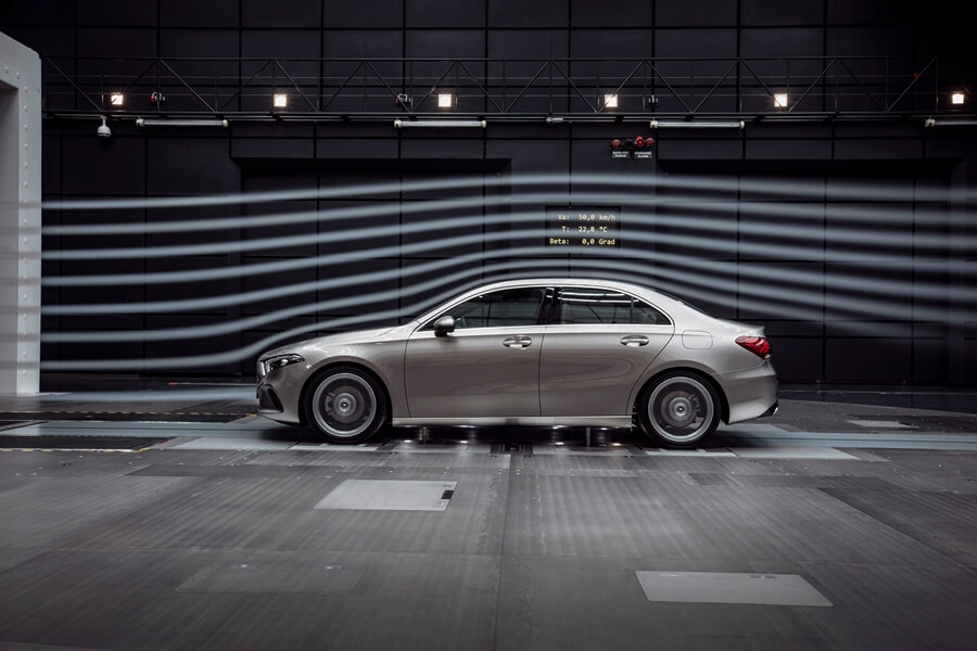 mercedes a limuzyna